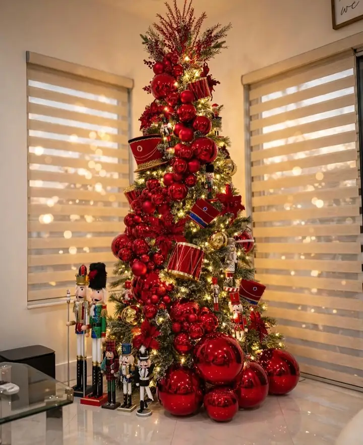 A heavily detailed nutcracker themed tree, a longer build